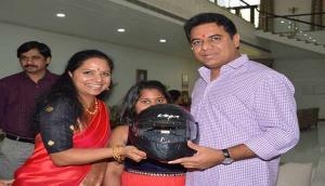 Rakshabandhan: K. Kavitha gifts helmet to brother KTR