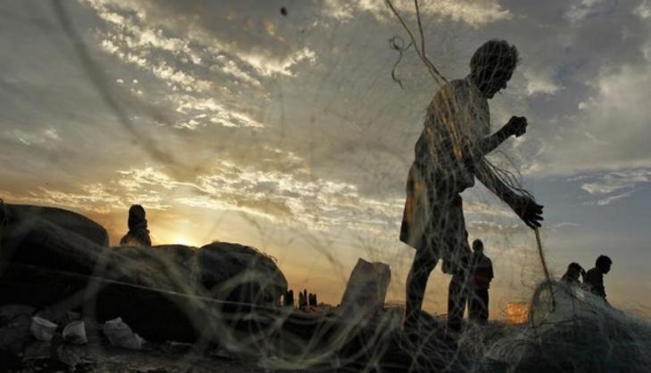 Pakistan arrests 34 Indian fishermen for violating territorial waters