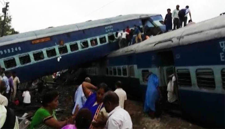 Utkal Express derailment: Locals come together to give aid to traumatised victims