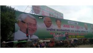 Poster war in Bihar ahead of Nitish Kumar, Sharad Yadav's meetings