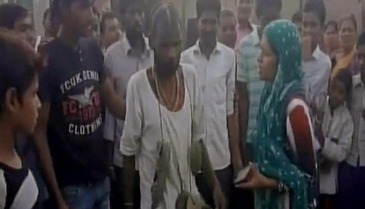 Hardoi: Man attempting to rape minor thrashed, garlanded with slippers