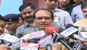 Shivraj Chouhan teaches students under 'Mil-Banche Madhya Pradesh' program