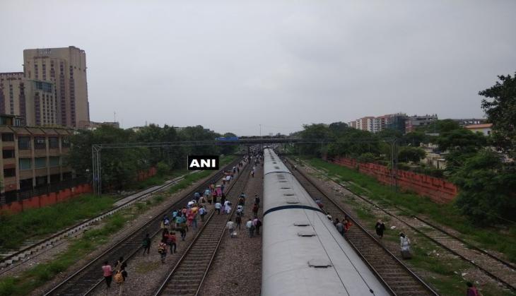 delhi train