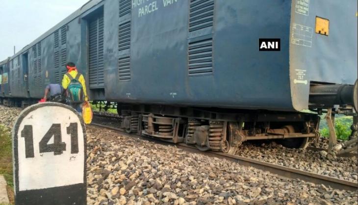 UP: 7 coaches of Shaktikunj Express in Sonbhadra