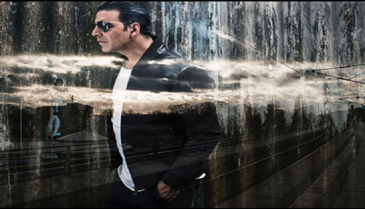 Akshay Kumar surprises fans on his birthday; shares the poster of 'Gold'