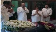  Venkaiah Naidu meets family of late P.P. Rao in Delhi, pays floral tribute