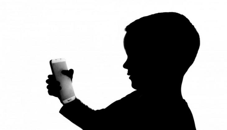 School kids with phones more prone to cyberbullying, says Study