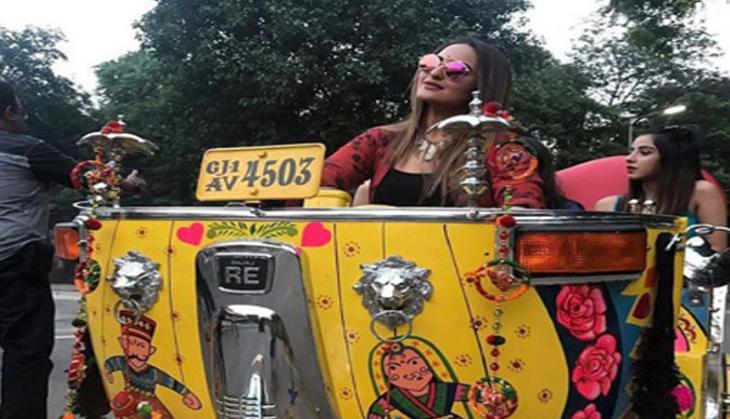 'Dabangg girl Sonakshi brings streets of Ahmedabad to halt