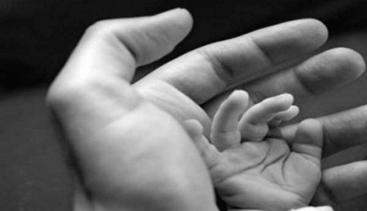 Mothers spend more on their daughters than fathers