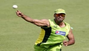 Shoaib Akhtar brutally trolled by Yuvraj and Harbhajan Singh for posting 'motivational quotes'