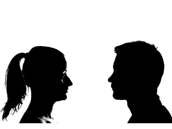 Women's brain reacts differently than men while helping others