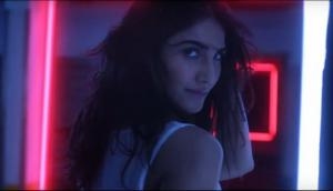 Vaani Kapoor sizzles in new hot song Main Yaar Manana Ni