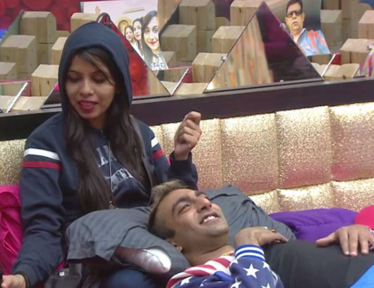 Bigg Boss 11: Akash says ‘I love you’ to Dhinchak Pooja, here's how 'internet sensation' reacted