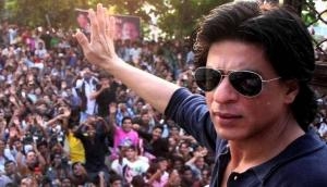 Happy Birthday Shah Rukh Khan: Many moblie phones stolen from the birthday celebration of the superstar