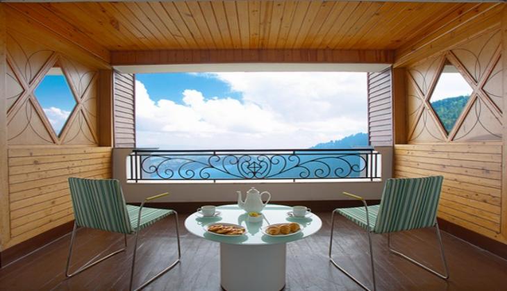Sway away from your worries in the picturesque Himalayas