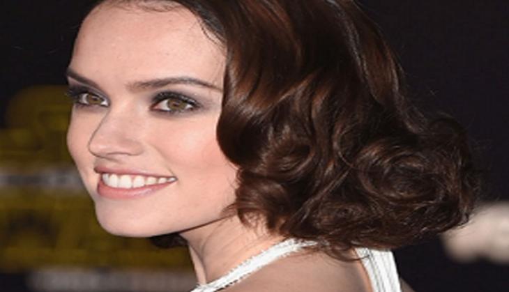 Daisy Ridley dating her co-star Tom Bateman?