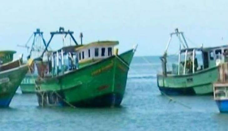 Sri Lankan Navy apprehends eight Indian fishermen
