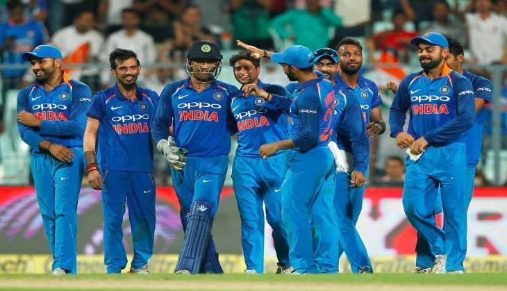 This Indian fast bowler gives competition to Virat Kohli, shows his abs