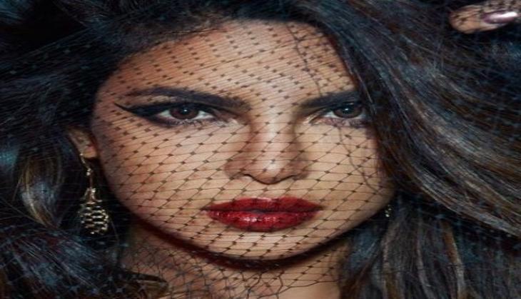 Picture inside: Mirror, mirror on the wall, is Priyanka Chopra the prettiest of all?