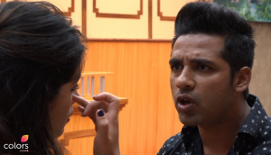 Bigg Boss 11: Lovebirds Bandgi Kalra and Puneesh Sharma gets into an ugly fight; see video