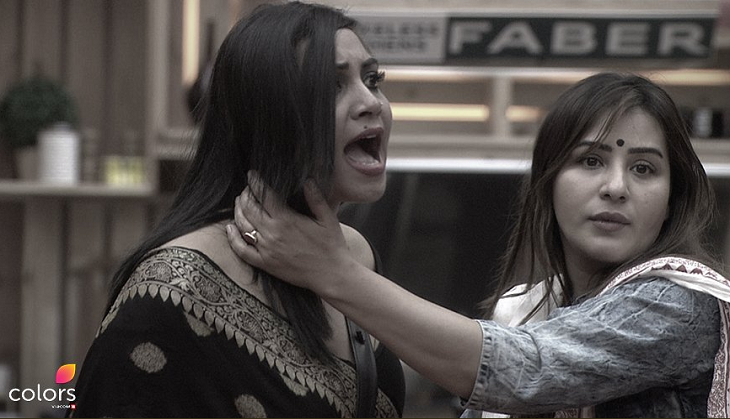 Bigg Boss 11 November 21 Highlights: Arshi Khan, Hiten Tejwani fight for divorce, Arshi gets slut-shamed; 5 Catch points of last night's episode