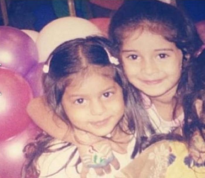 Ananya Pandey and Suhana Khan (SRK daughter)