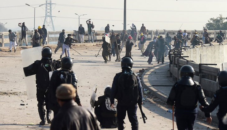 Faizabad crisis worsens: protests spread across Pakistan, TV channels forced to go off air