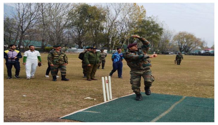 Video: Lt Colonel of Indian Army MS Dhoni interacts with cricketers in Kashmir