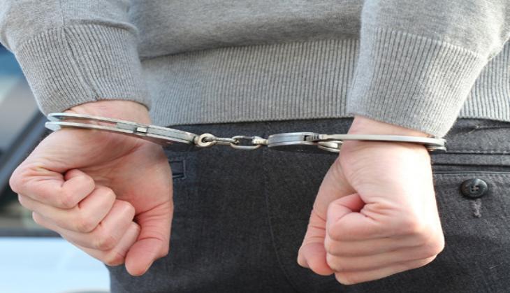 Delhi: Wanted criminal arrested during a search operation near the Moolchand area