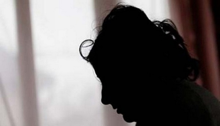 Delhi: Yoga instructor clicks explicit photos and videos of his woman student; blackmails her seeking sexual relationship