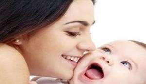 Brainwaves of mothers and babies synchronize with eye contact, says study