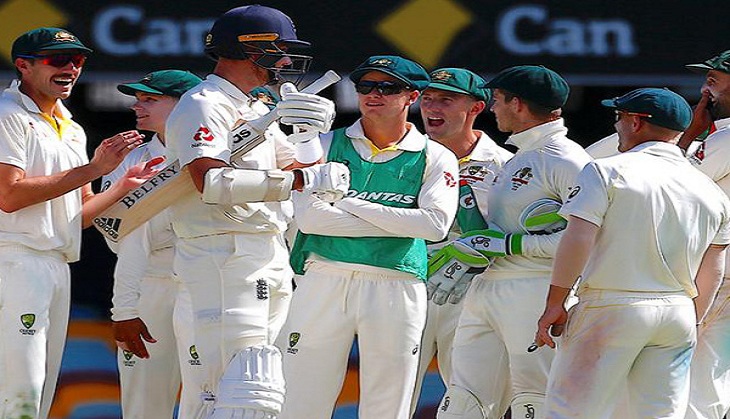Aussies name unchanged side for Adelaide Test