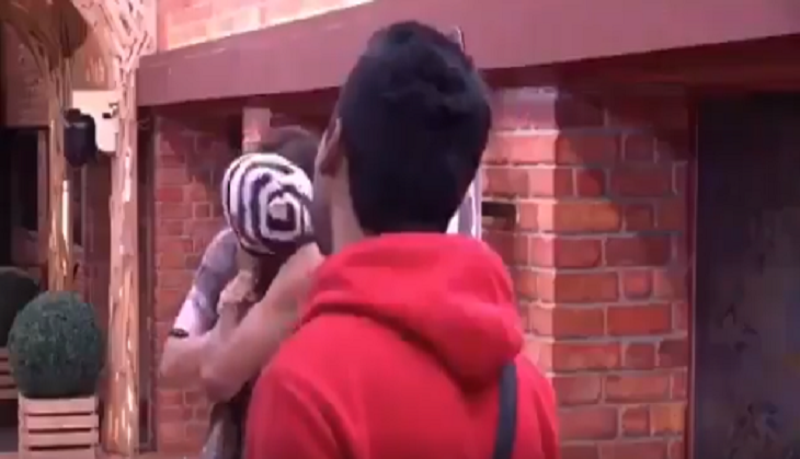 Bigg Boss 11 December 6 Highlights: Akash Dadlani forcefully kisses Shilpa Shinde, Arshi Khan is the new captain of the house; 5 Catch points of last night's episode
