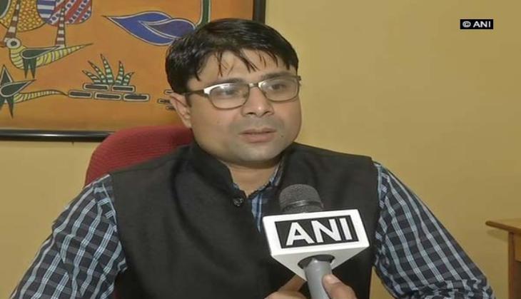 Gujarat polls: Faulty EVMs removed, says Bhavnagar Deputy Electoral Officer 