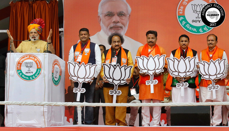 Gujarat polls: Modi gives voters a visual grand finale, but his last rally was lukewarm