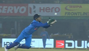 Ind vs SL, 2nd ODI: MS Dhoni takes almost 'impossible catch', video goes viral