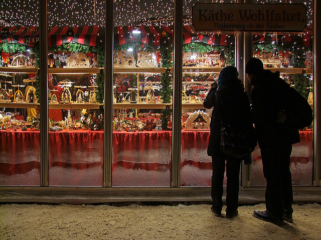 Merry X'mas: Festive fervour grips the nation