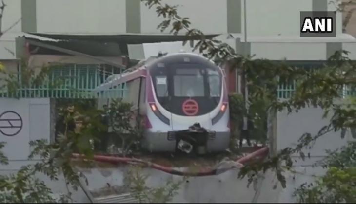 Delhi Metro Magenta line train drail