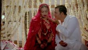 Aaj Se Teri Song from PadMan out: A sneak peek from Akshay, Radhika's love story