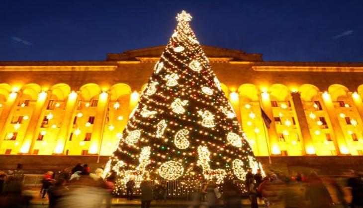Christmas 2018: Bollywood town wishes peace, joy and love