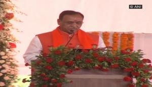 Vijay Rupani takes oath as Gujarat Chief Minister