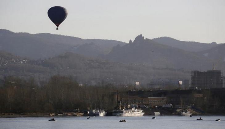 Egypt: 1 killed, 12 injured as hot-air balloon crashes 