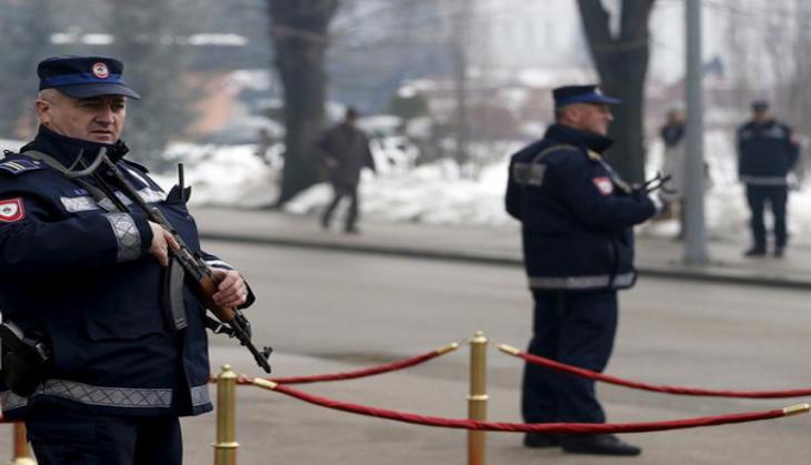 Belgrade: Man barricades himself, threatens to blow up building