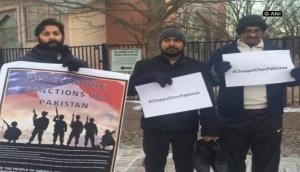 Jadhav row: 'Chappal Chor Pakistan' protest in US
