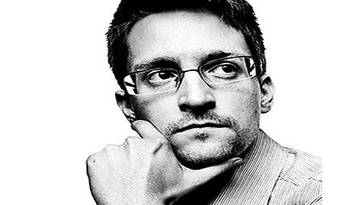 Snowden hails reporter who exposed flaws in UIDAI system