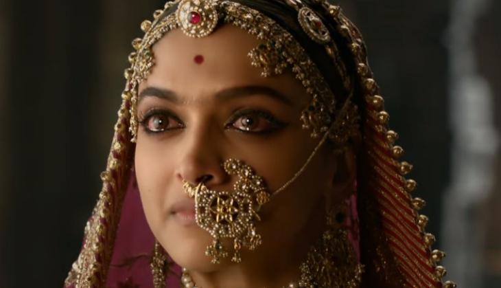 Padmaavat:  Ahead of release, Deepika Padukone visits Siddhivinayak Temple