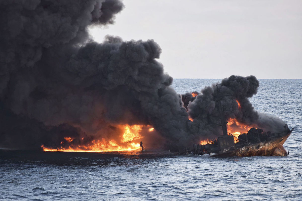 China Sea Oil Spill Poses Big Threat to Marine Life 
