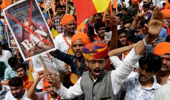 No end to 'Padmaavat' row; Zealots  block Chittorgarh-Udaipur highway in Rajasthan 