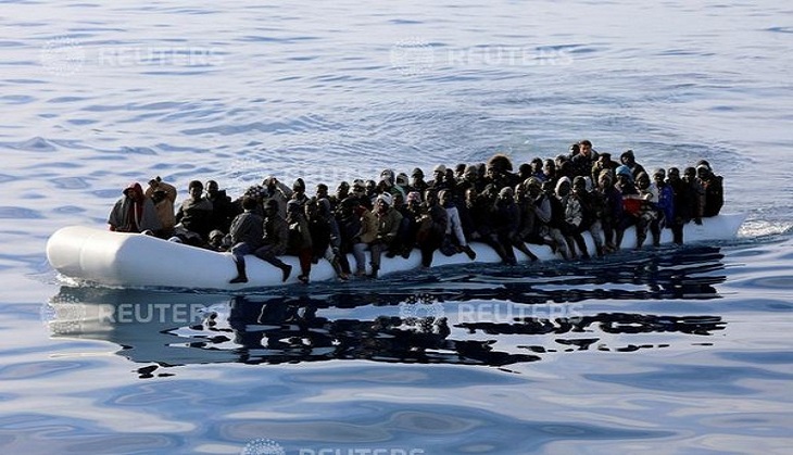 800 migrants rescued from Mediterranean Sea