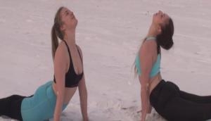 Video: Two Russian girls go crazy and perform Indian asanas at -40 Degree Celsius